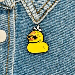 Yellow Duck Enamel Pin With Sunglasses & Propeller Hat Cartoon Enamel Pin Broch